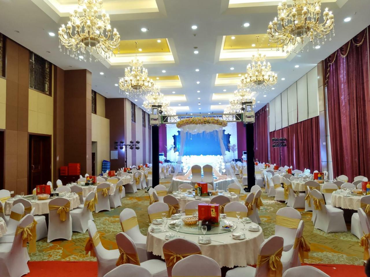 Beijing Gongmei Blue Peacock Business Hotel Kültér fotó